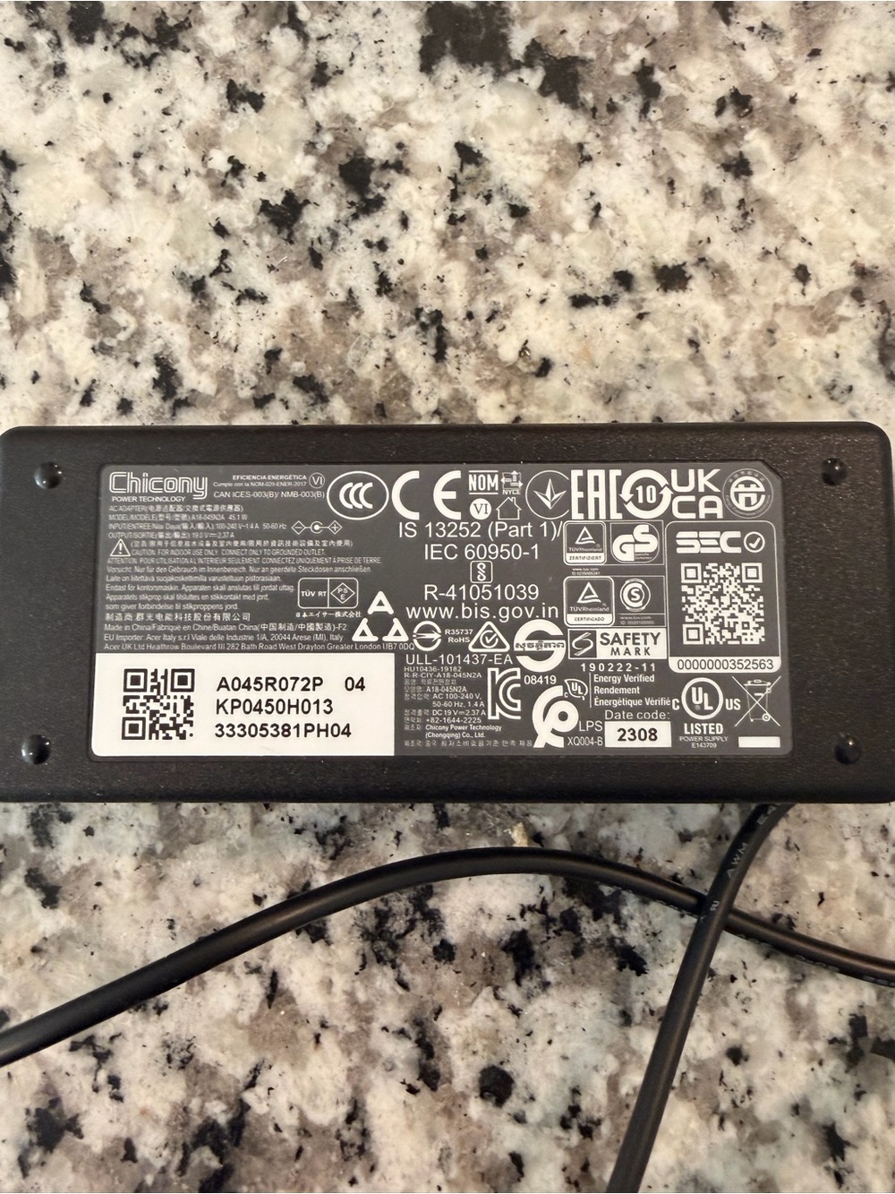 Chicony Laptop Power Adapter - Black